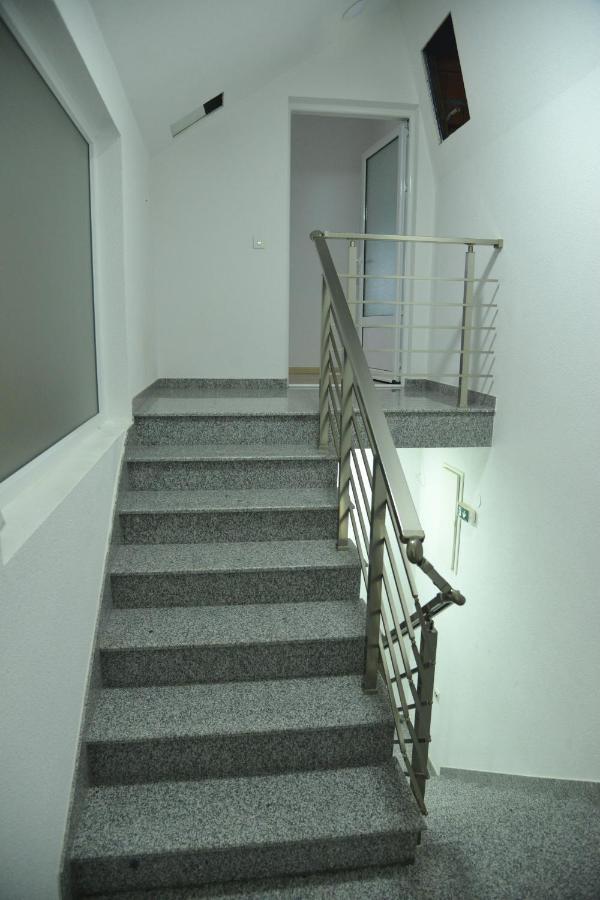 Binta Hostel 弗拉涅 外观 照片