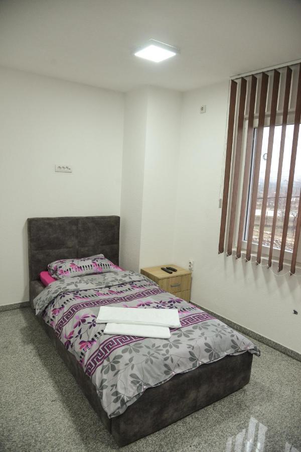 Binta Hostel 弗拉涅 外观 照片