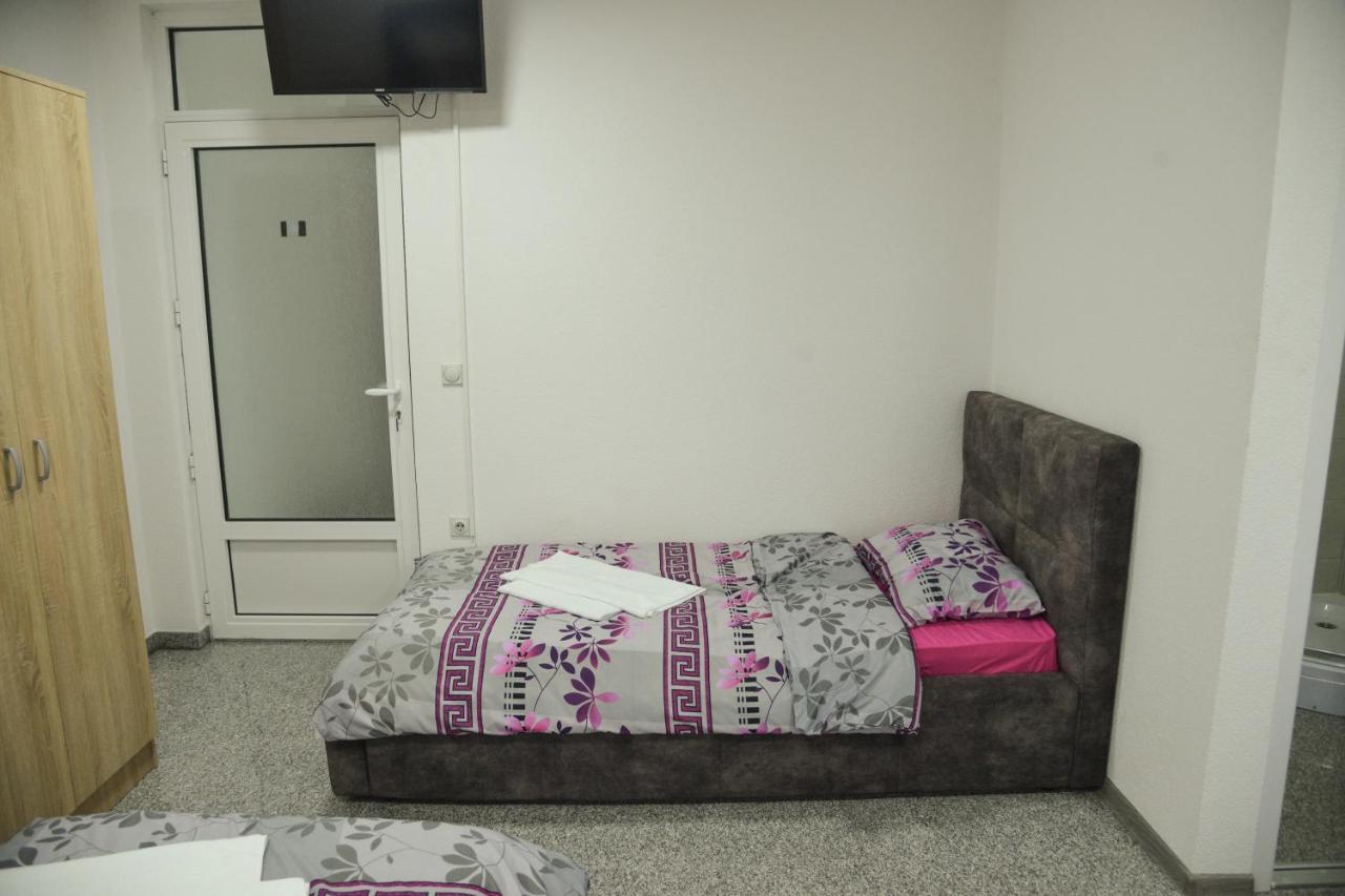 Binta Hostel 弗拉涅 外观 照片