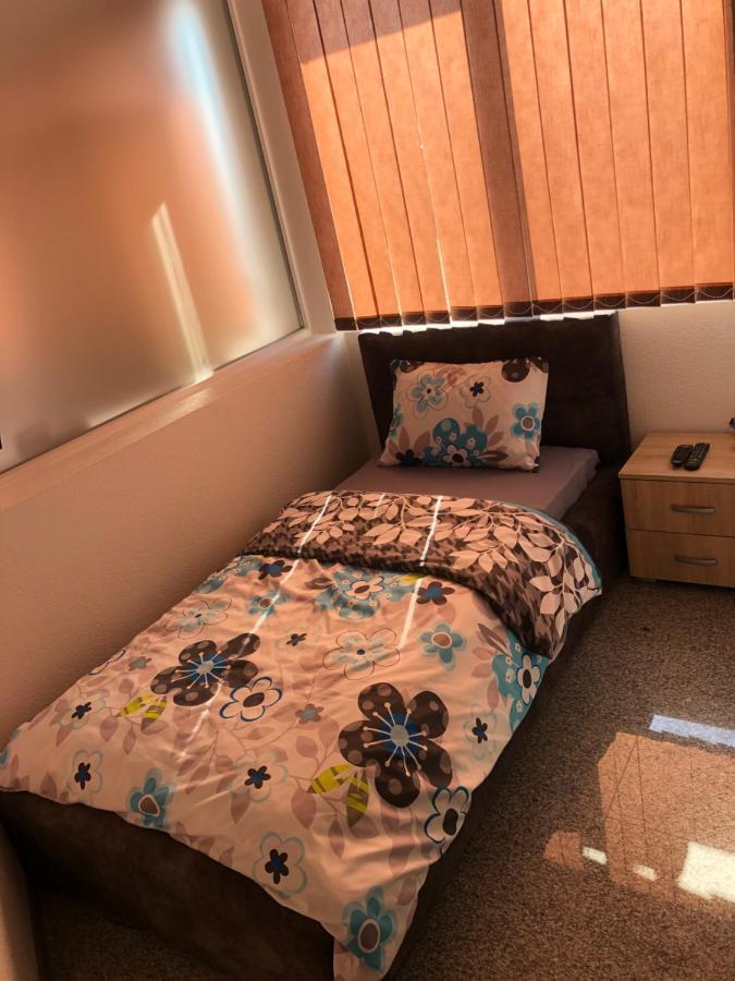 Binta Hostel 弗拉涅 外观 照片