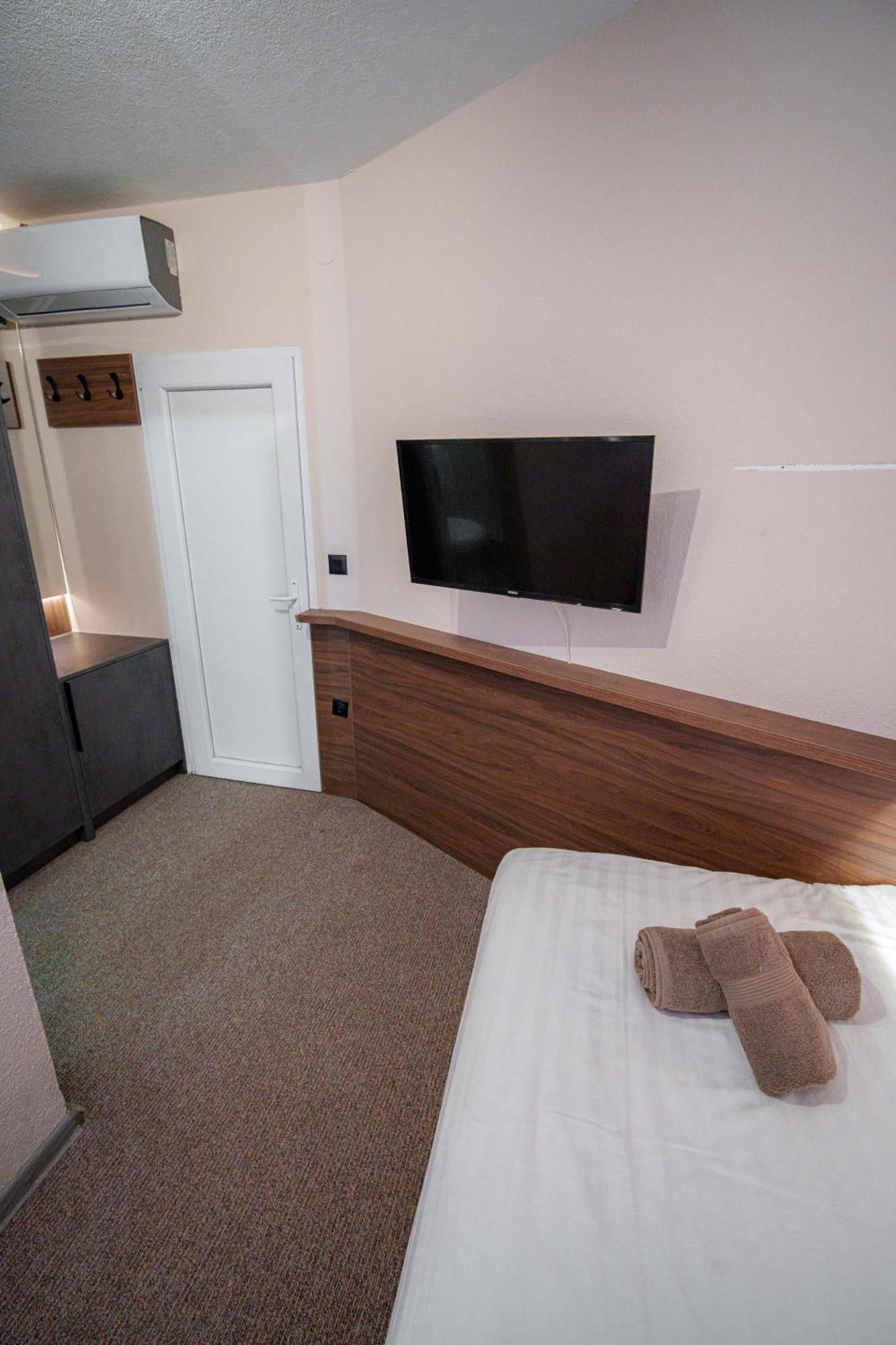 Binta Hostel 弗拉涅 外观 照片